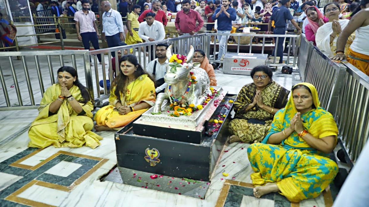 BJP National Secretary Pankaja Munde reached Mahakal's court from Maharashtra