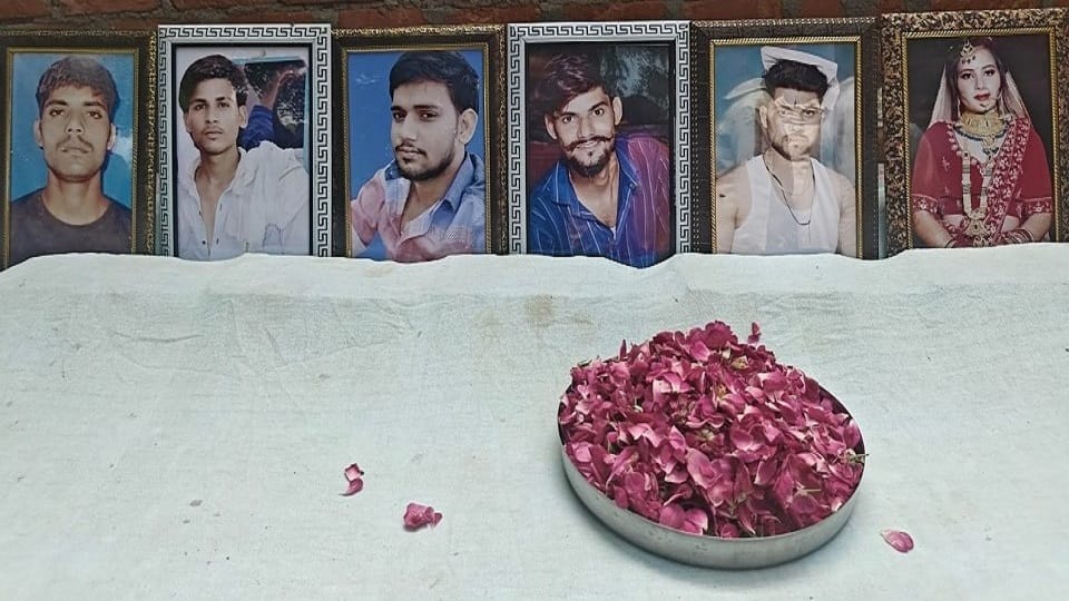 Mainpuri brutal massacre Father wept bitterly on  day of teharvin