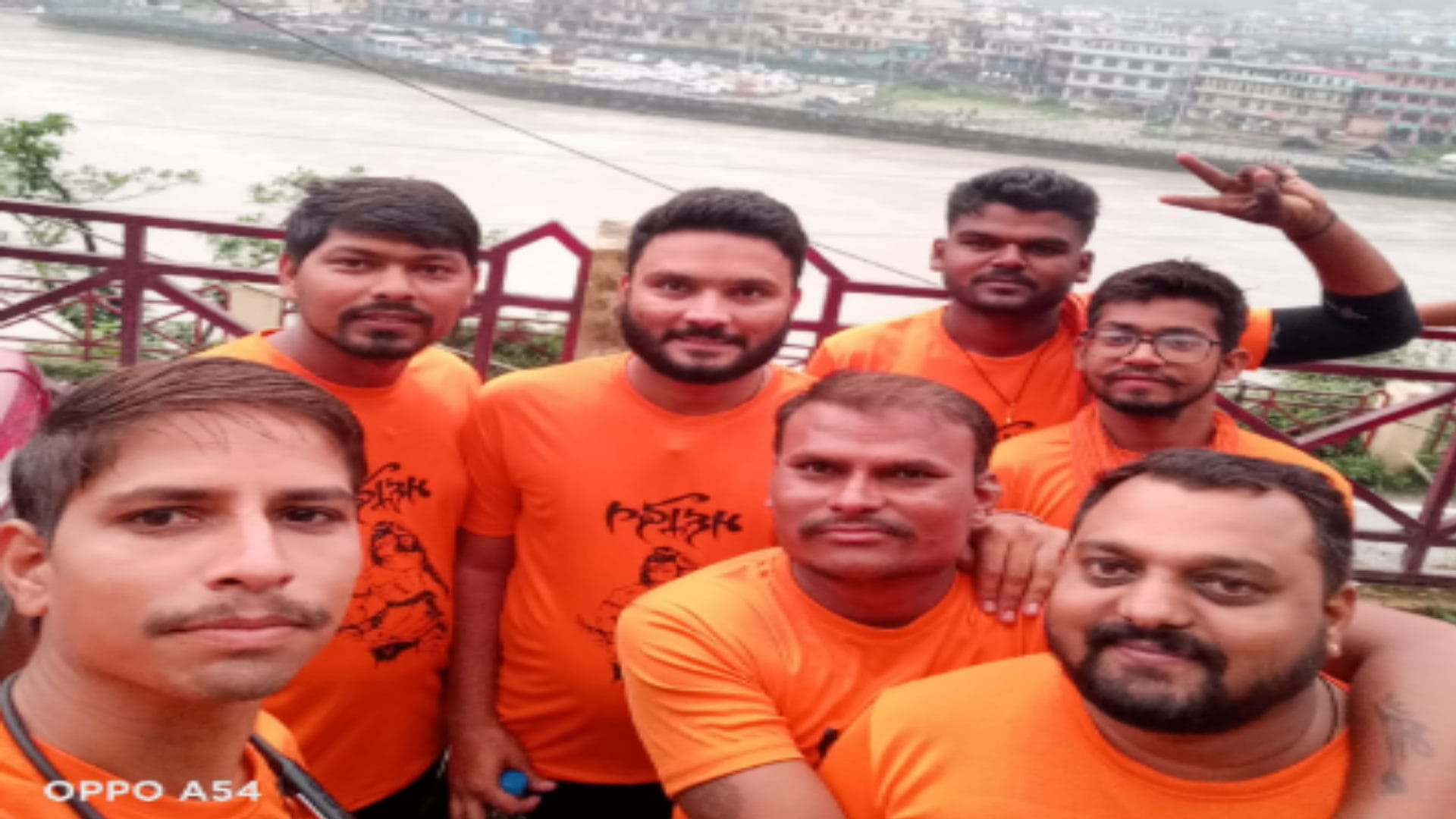 UP: 109 youths of Madhya Pradesh is going on Kanwar Yatra from Gangotri to Rameswaram for happiness of farmers