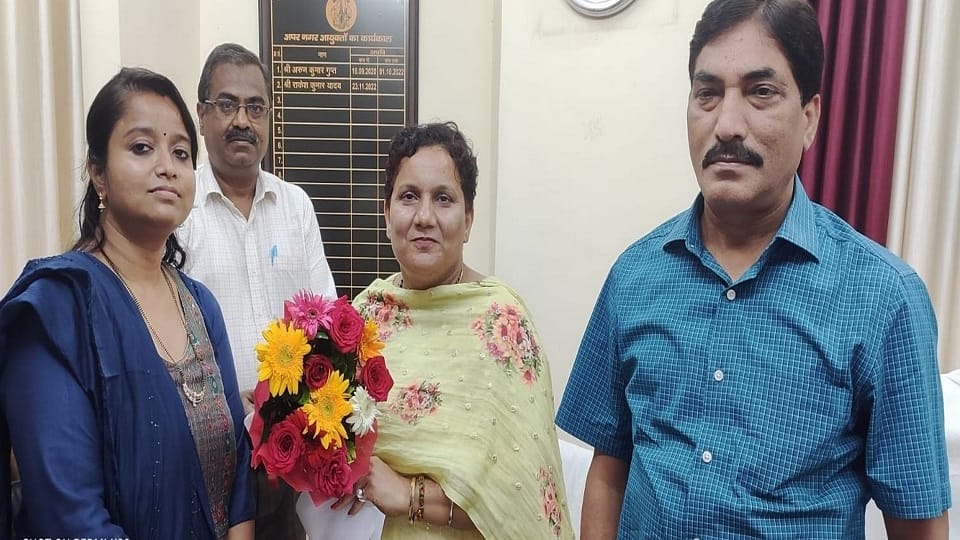 Aligarh Additional Municipal Commissioner Ritu Punia took charge