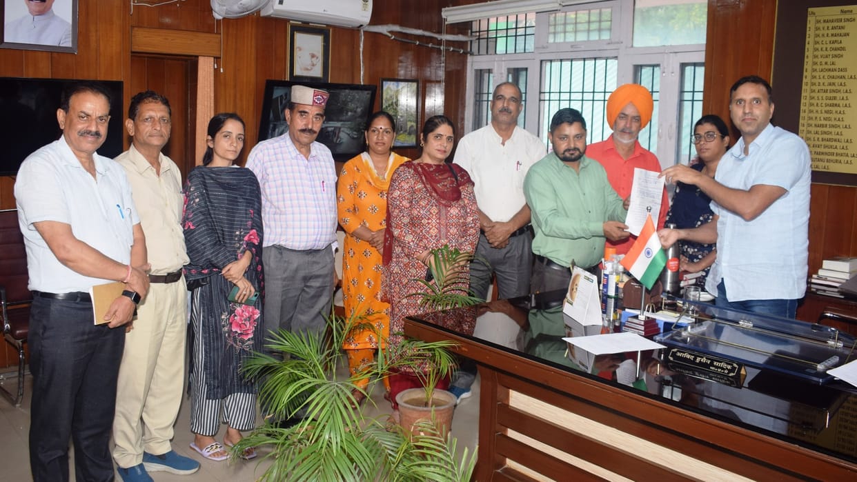 Bilaspur zila parishad adhyaksh Muskan Withdraw Resignation