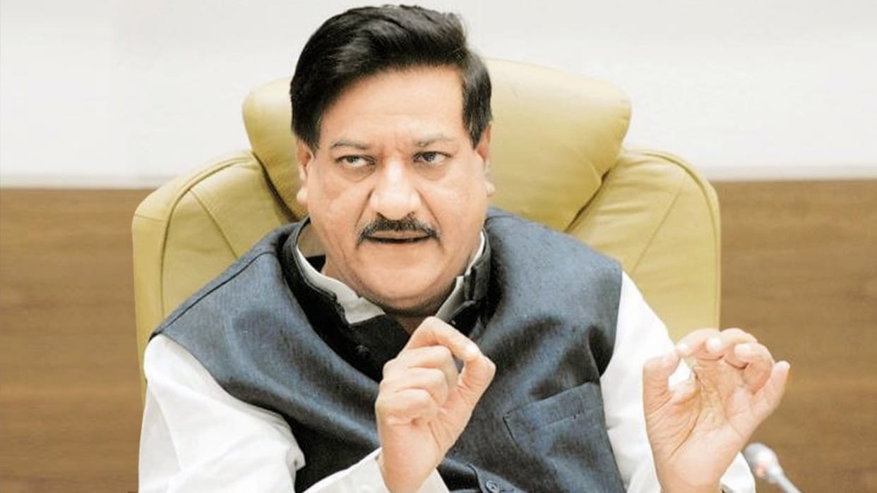 Maharashtra: Former CM's reaction on Maharashtra politics, told NCP's differences as a family matter