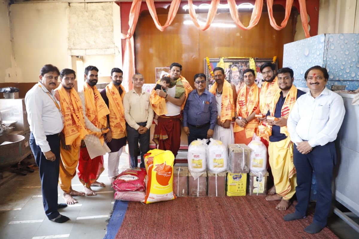 Donation of devotees in Mahakal temple, some gave a check of 5 lakhs, some gave thousands of grains