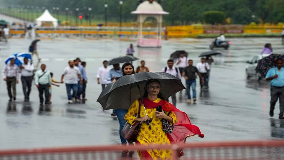 Waterlogging on roads due to heavy rains in Delhi-NCR