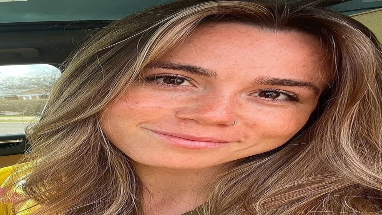 Woman finds secret trapdoor closet living house three years interesting facts story in hindi