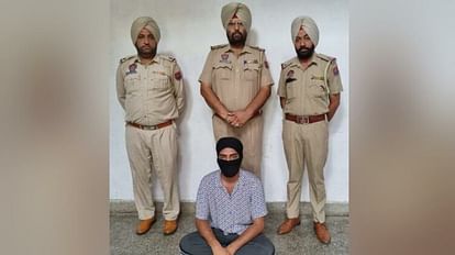 Punjab: बटाला फायरिंग का मुख्य आरोपी पश्चिम बंगाल से गिरफ्तार, विदेश से संचालित हो रहा था पूरा मॉड्यूल Punjab Police solved firing incident in Batala arrest main accused from Alipurduar of West Bengal