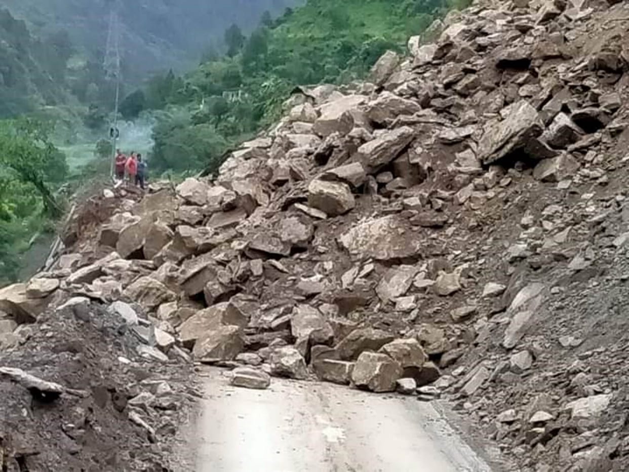 Uttarakhand Weather heavy rainfall Orange alert across the state and 286 roads closed