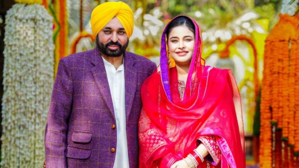 Punjab CM Bhagwant Mann reached Nakodar with his wife