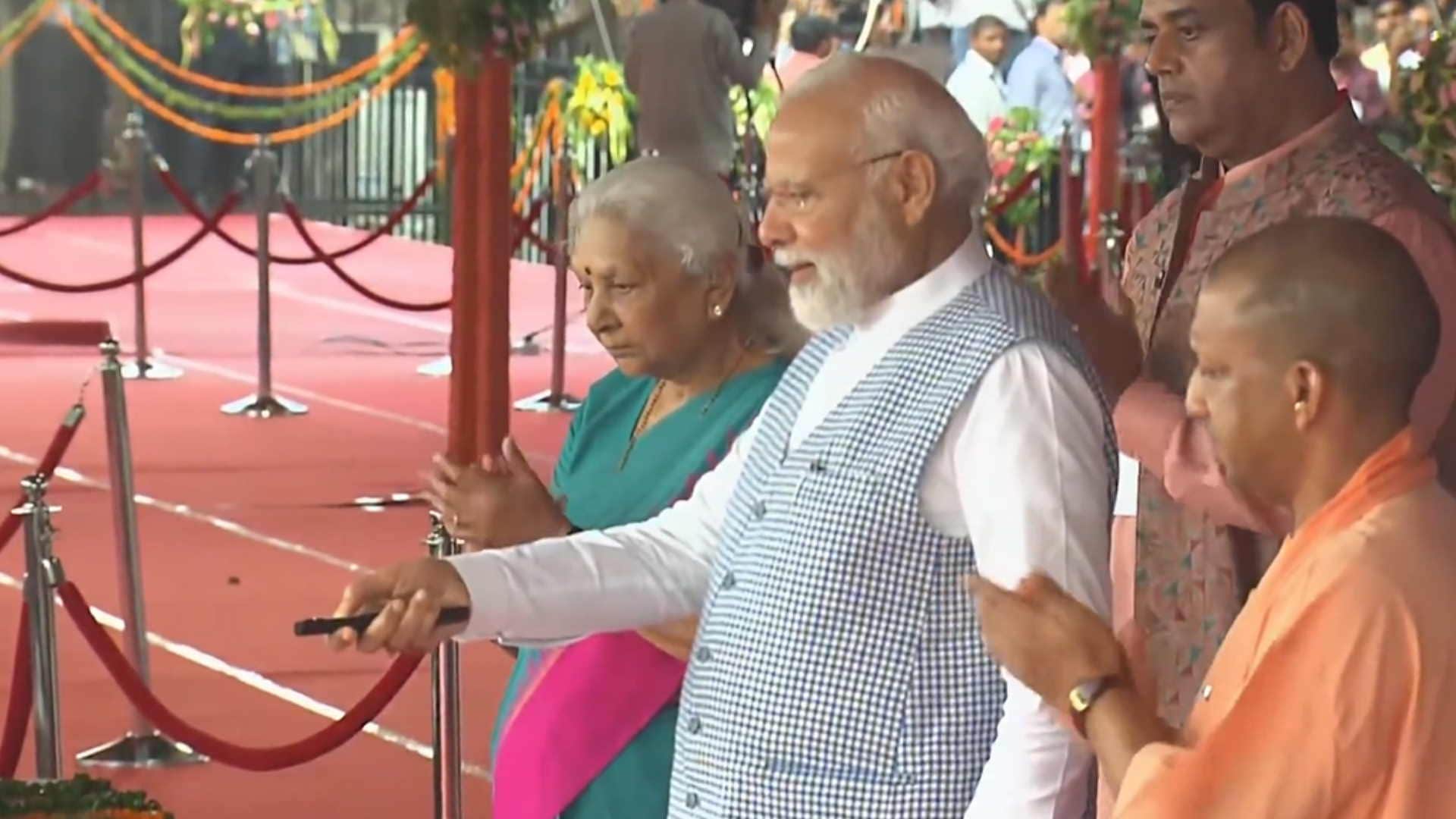 PM Modi flags off Vande Bharat Express running from Gorakhpur to Ayodhya via Lucknow