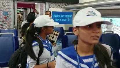 vande bharat express reach lucknow from gorakhpur