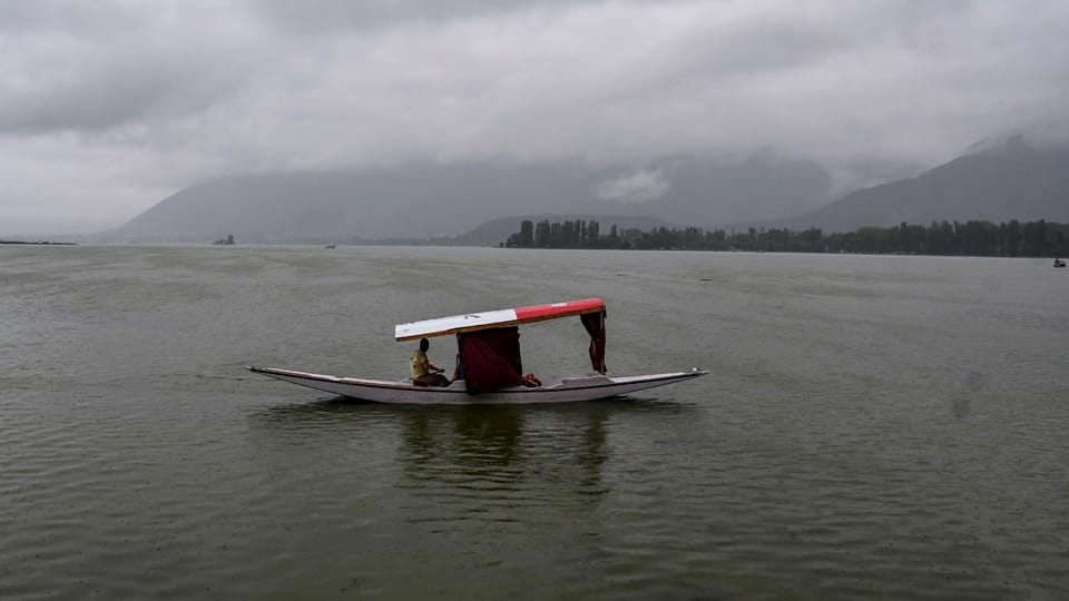 jammu kashmir weather news: Cloud burst in Kulgam one dead rain continues in many districts including Poonch a