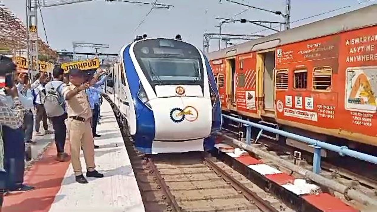 Vande Bharat Train: PM flags off country's smallest Vande Bharat train from Jodhpur to Ahmedabad