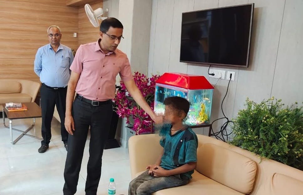 Chotu will now study, Labor Commissioner found the child working in the shop, then took him to his home