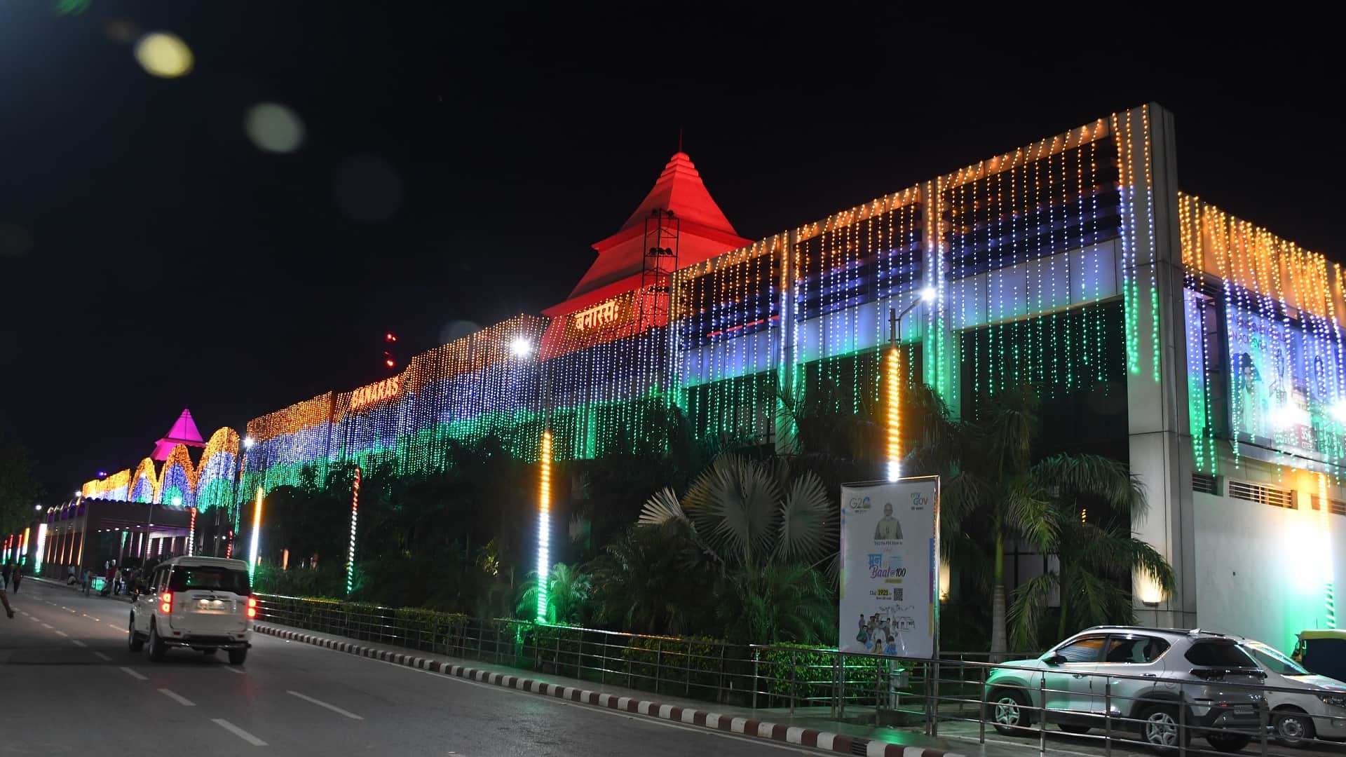 Varanasi decorated for PM grand and beautiful pictures of roads, stations and venue