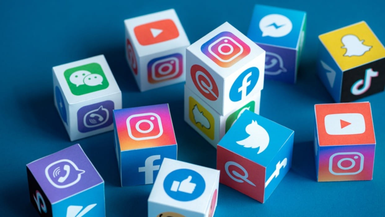 Political parties active on social media Congress and BJP on FB-Twitter and Instagram
