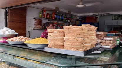 Sawan 2023: gifts will be sent to married daughters as Sindhara, markets smelling of ghevar