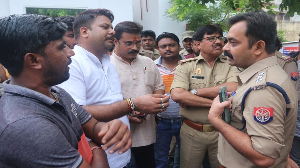Bajrang Dal workers angry over no action in gangrape, assault