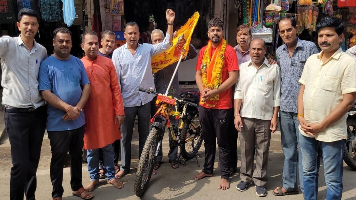 Ujjain News Mukul will complete the 650 kilometer Khatu Dham Yatra by bicycle