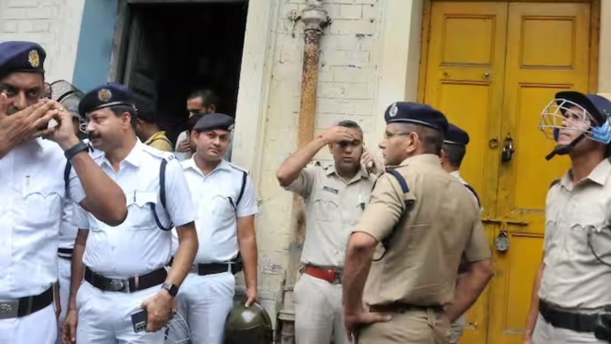 BJP workers scuffle with police in West Bengal