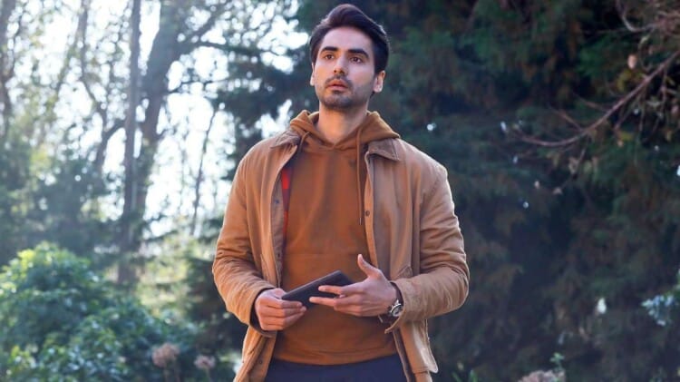 Adhuraa Review in Hindi By Pankaj Shukla Prime Video Rasika Dugal Ishwak Singh Shrenik Arora Emmay
