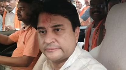 Gwalior: विपक्षी दलों पर बोले सिंधिया- चुनाव आते ही रामायण-महाभारत की बातें, होने लगे यज्ञ; जनता सब जानती है Scindia said that as soon as the elections came, parties started talking about Ramayana-Mahabharata
