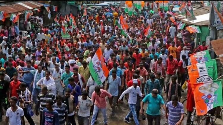 Bengal: पंचायत चुनाव में भारी हिंसा के बीच मतदान, पांच की मौत; वोटिंग से पहले लोगों को केंद्रीय बलों का इंतजार