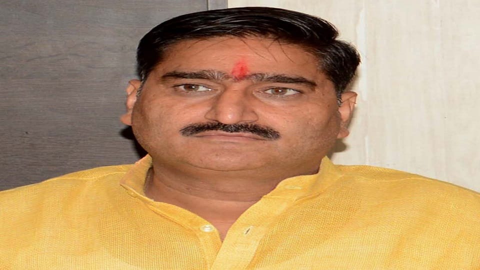 Despite opposition, Satish Gautam got the ticket