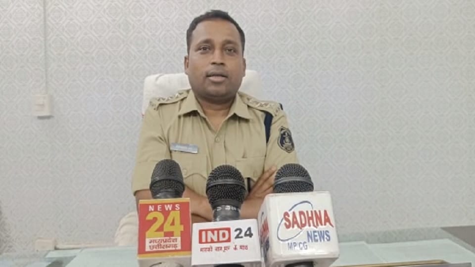 Ambikapur News wife murdered husband with lover