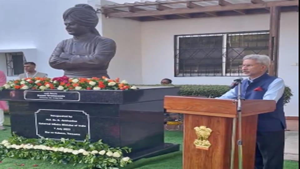EAM Jaishankar inaugurates Swami Vivekananda bust in Tanzania