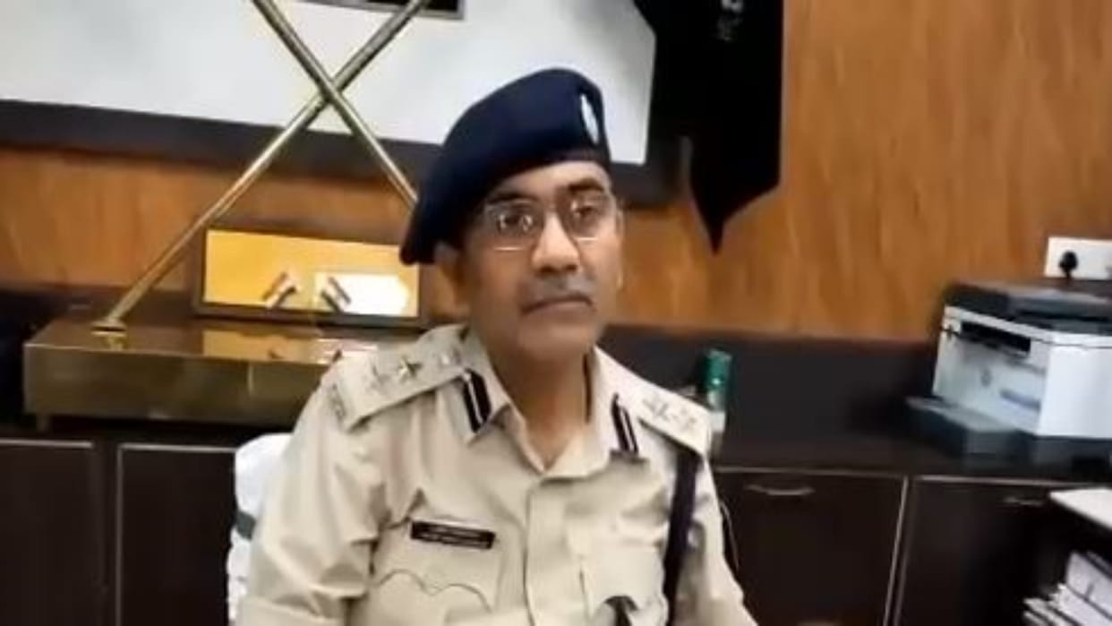 Gwalior News Two people arrested for abducting a young man and making him lick his feet