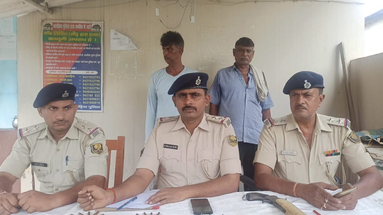 Illegal weapons recovered in huge quantity from former Mukhiya's house in Khagaria; police arrested