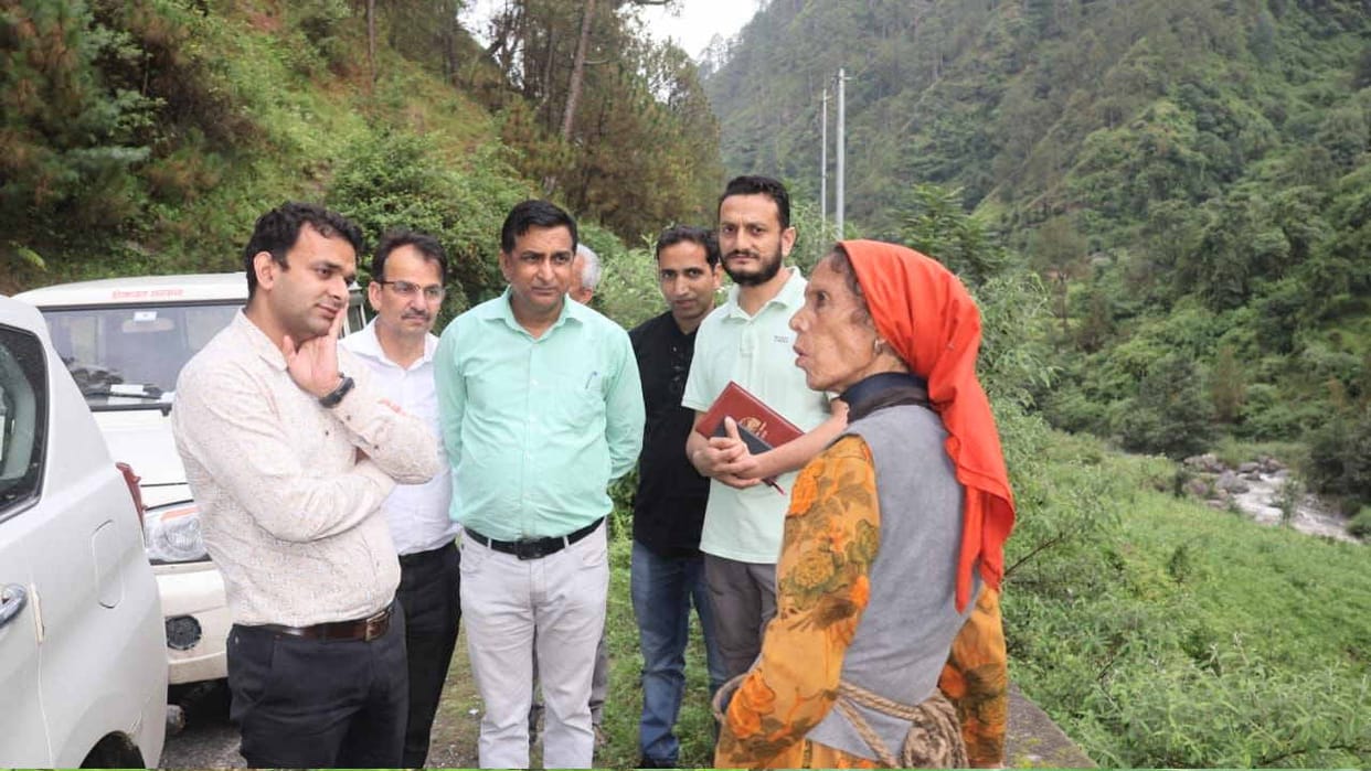 dc Ashutosh Garg met Lurma Devi, said will help in every possible way