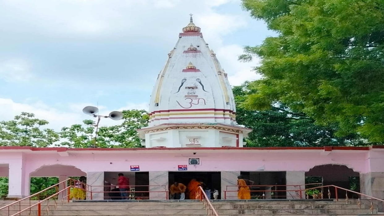 history of Kathara Shiva temple related to Lord Buddha in Maharajganj