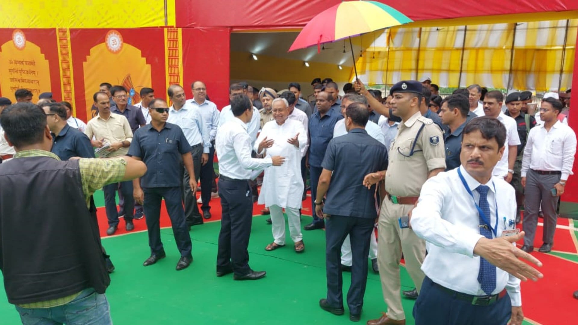 CM Nitish reached Rajgir to inspect Malmas fair, Tejashwi Yadav missing from banner-poster