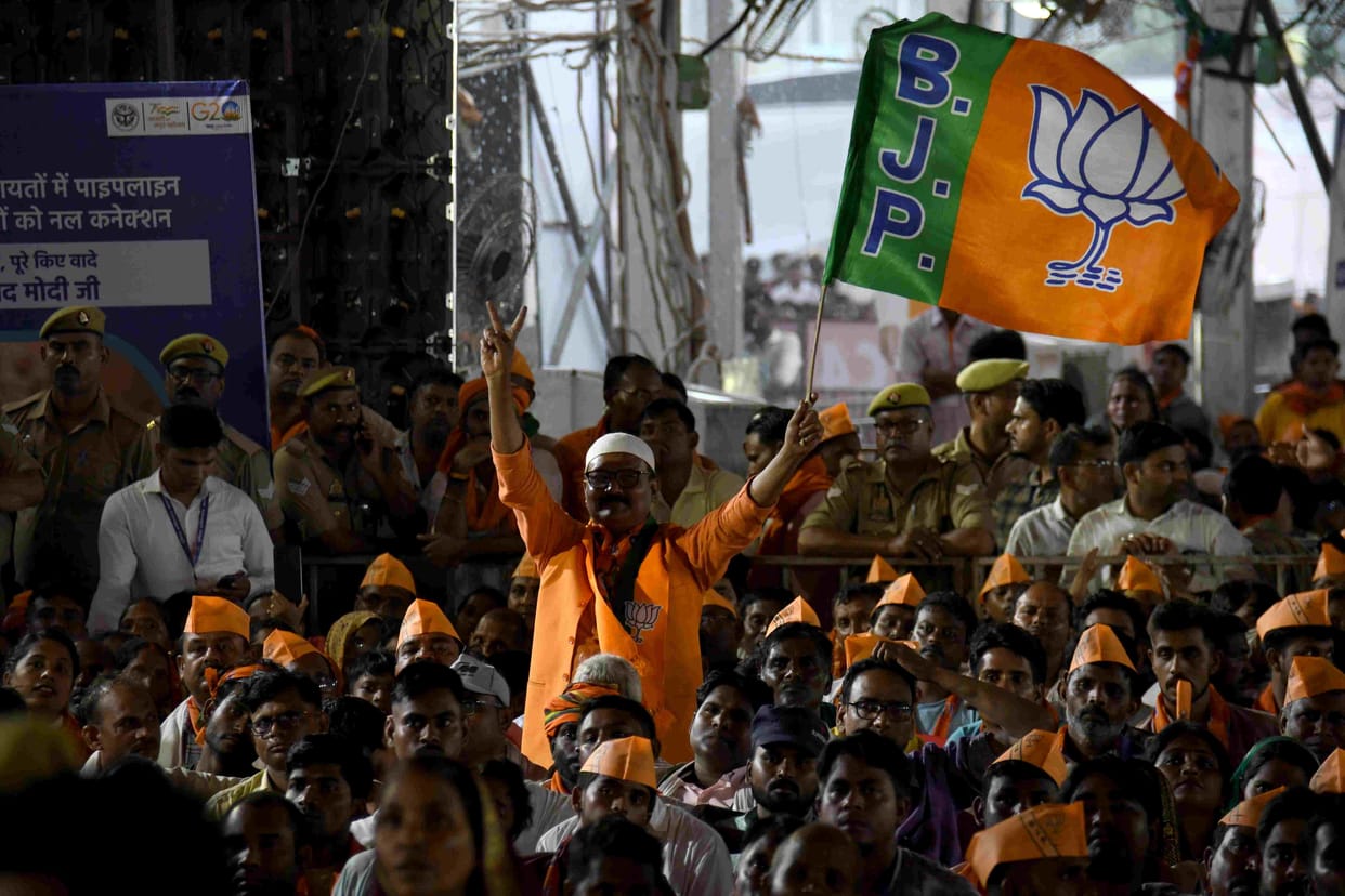 PM Modi Varanasi Visit Welcomed with slogans of Yogi-Modi Zindabad