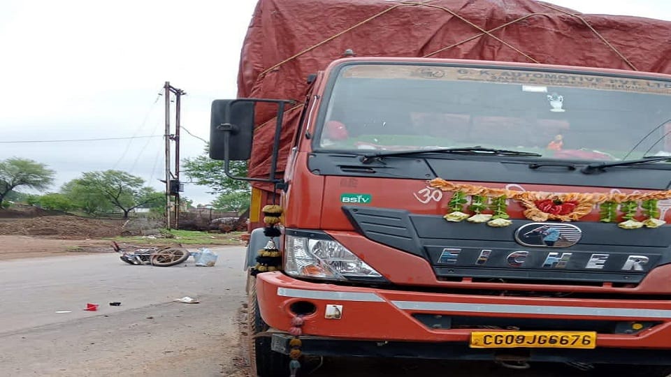 Youth died in road accident in Kawardha