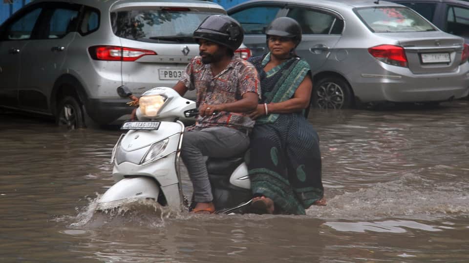 rain breaks 20-year record in Delhi Meteorological Department issued Orange Alert for sunday