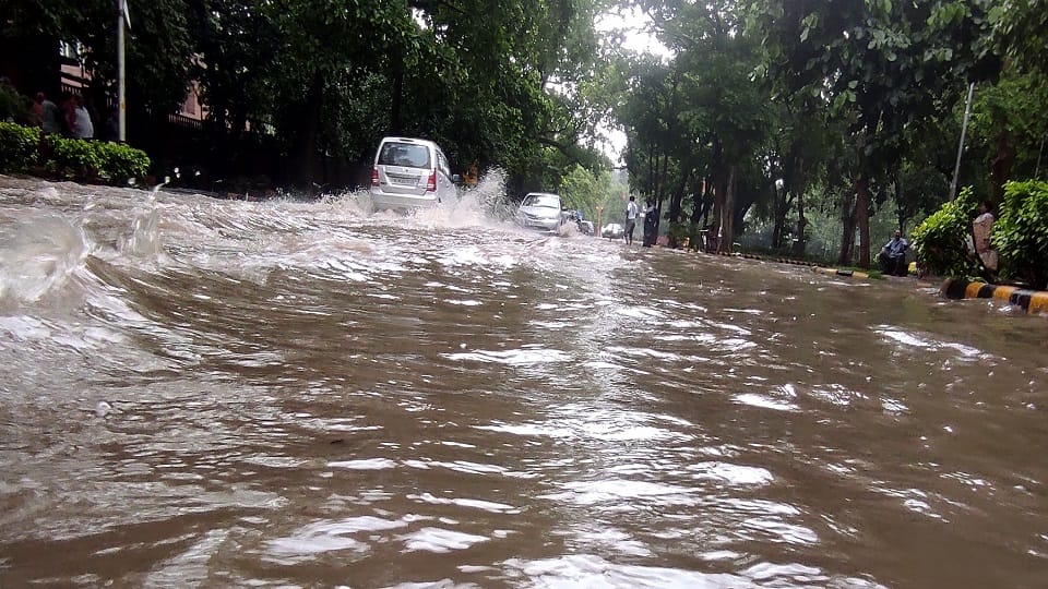 Rishikesh News Minister Premchand showed the damage caused by waterlogging to the secretary by video call