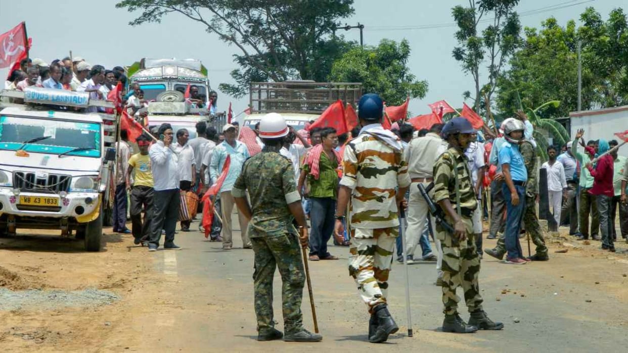 Bengal Election: Violence does not stop amid election, threats are being given by keeping bombs and white sari