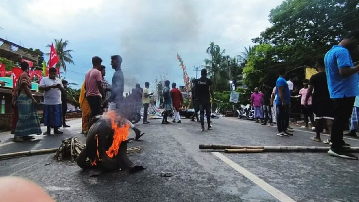 Protests over Bengal panchayat polls turn violent, Kolkata voters alleges Stopped from Voting in rural polls