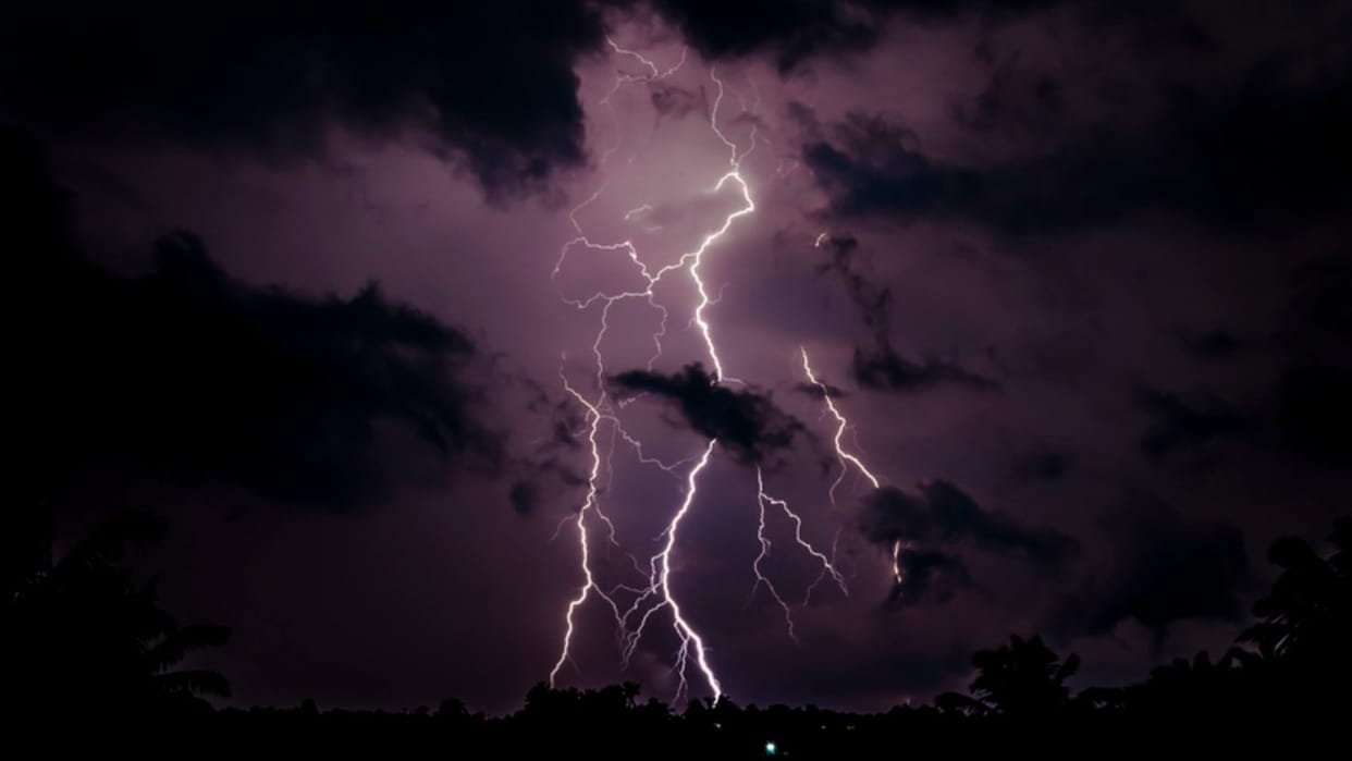 How lighting and thunder occur know the reason of thunderstorm