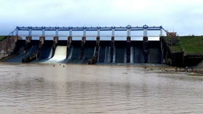 Chandauli: Youth drowned in Moosakhad dam while taking bath, auto driver friend ran away, created ruckus
