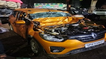 Hathras News: खाटू श्याम के दर्शन कर लौट रहे थे अलीगढ़, ट्रैक्टर ट्रॉली में जा घुसी कार, चार श्रद्धालु घायल Car rammed into tractor trolley, four devotees injured
