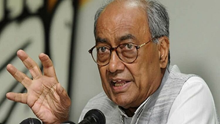 Madhya Pradesh: Digvijay Singh trapped for making controversial remarks on former Sarsanghchalak Golwalkar, case filed in Indore