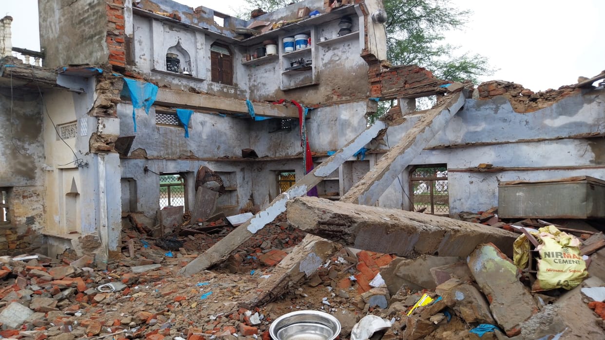 Rajasthan: House collapsed due to rain in Alwar, two girls buried under debris, one dead