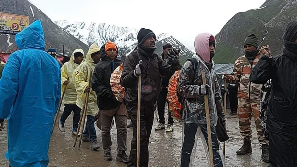 Amarnath Yatra 2023: Yatra started from Baltal and Pahalgam with improvement in weather