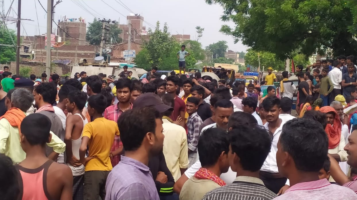 Couple electrocuted in Danapur in Patna, husband died, wife injured; People protested by blocking road