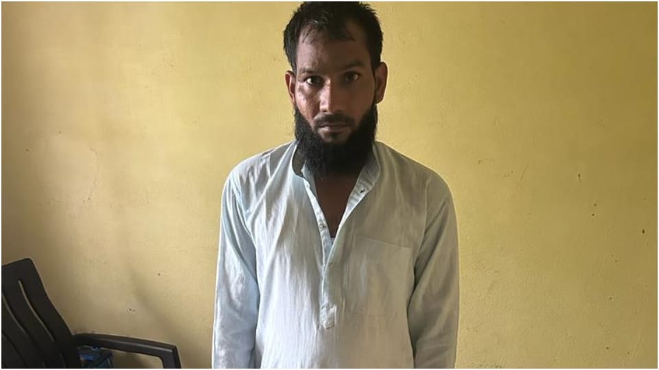 Cyber fraud amount withdrawn on commission from private company ATM machine in Bharatpur accused arrested
