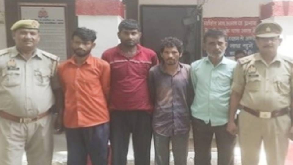 Police arrested four vicious milch cattle thieves in Etah