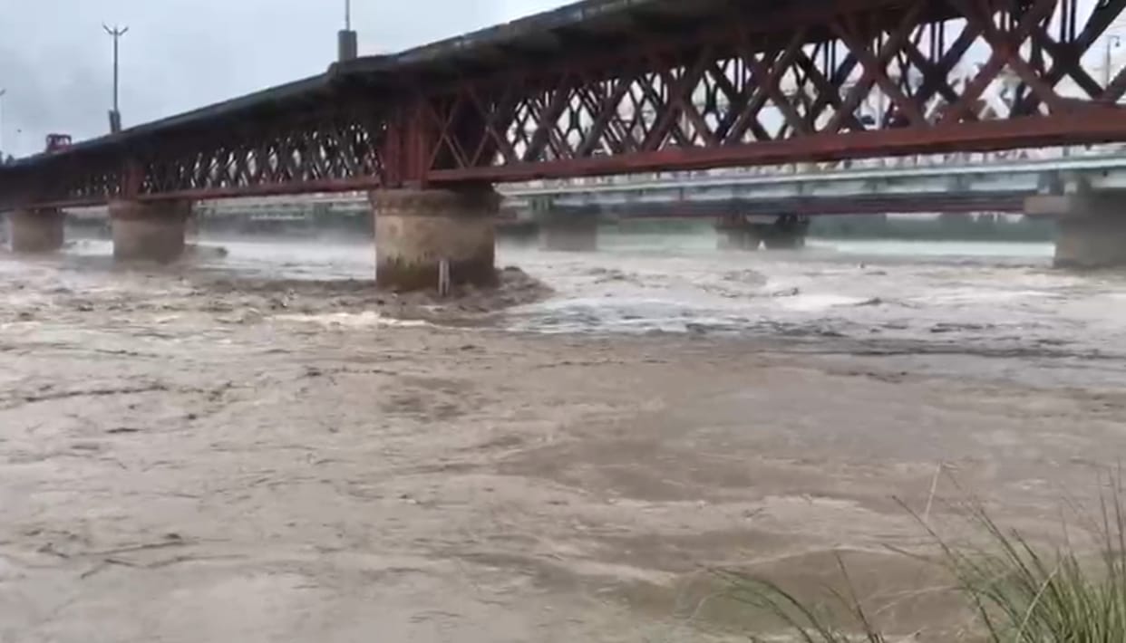 Shamli: Yamuna reaches at danger mark, water level rises due to release of water from Hathinikund barrage